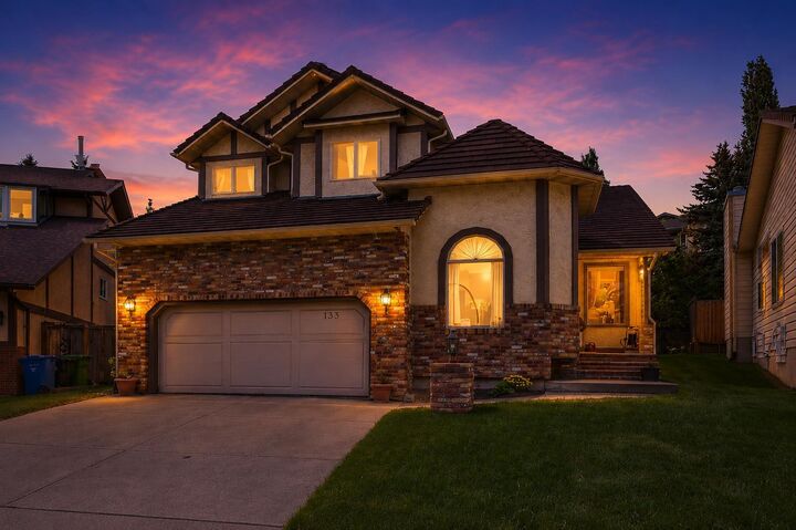 Property Photo:  133 Signal Hill Circle SW  AB T3H 2H1 