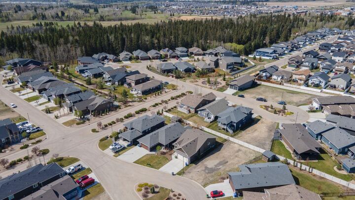 Property Photo: 13 Tindale Place AB T4P 0T8