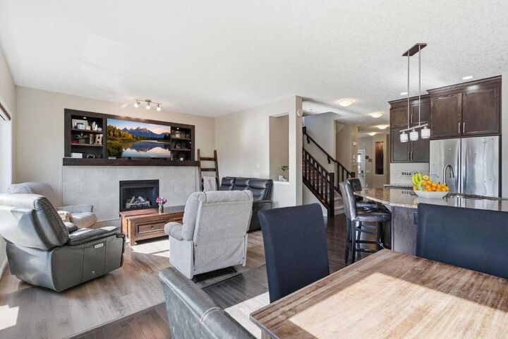 Property Photo: 19 Hillcrest Link SW AB T4B 4B1