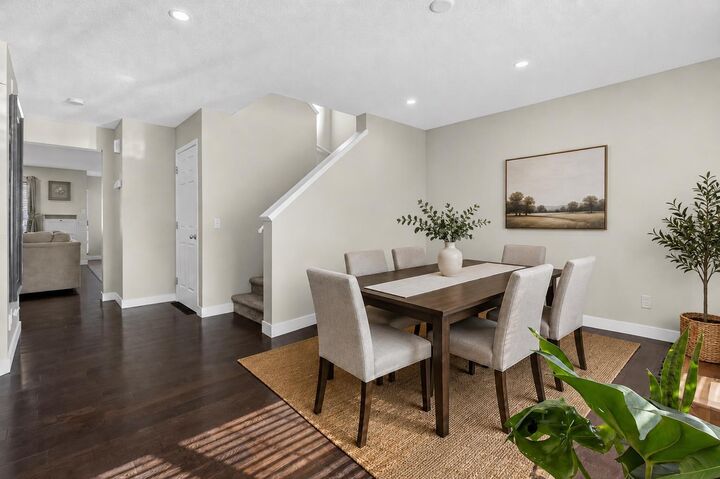Property Photo: 28 Elgin View SE AB T2Z 4Z6