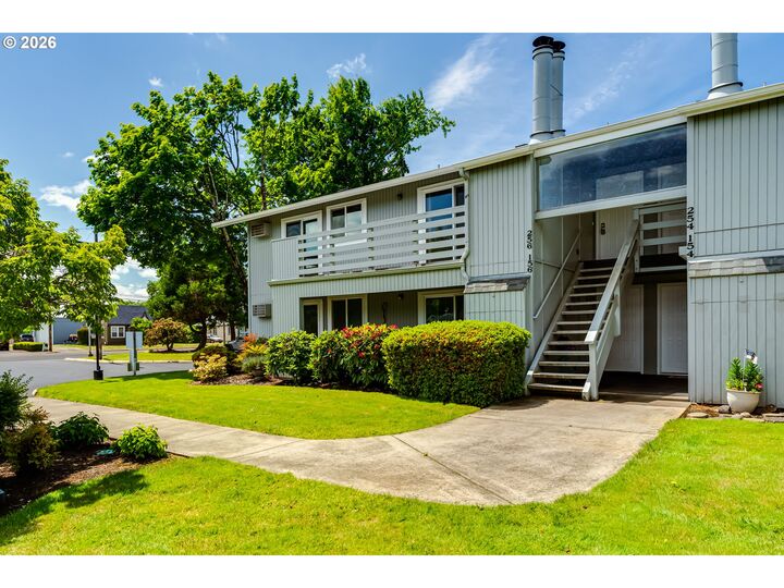 Property Photo: 650 Harlow Rd OR 97477