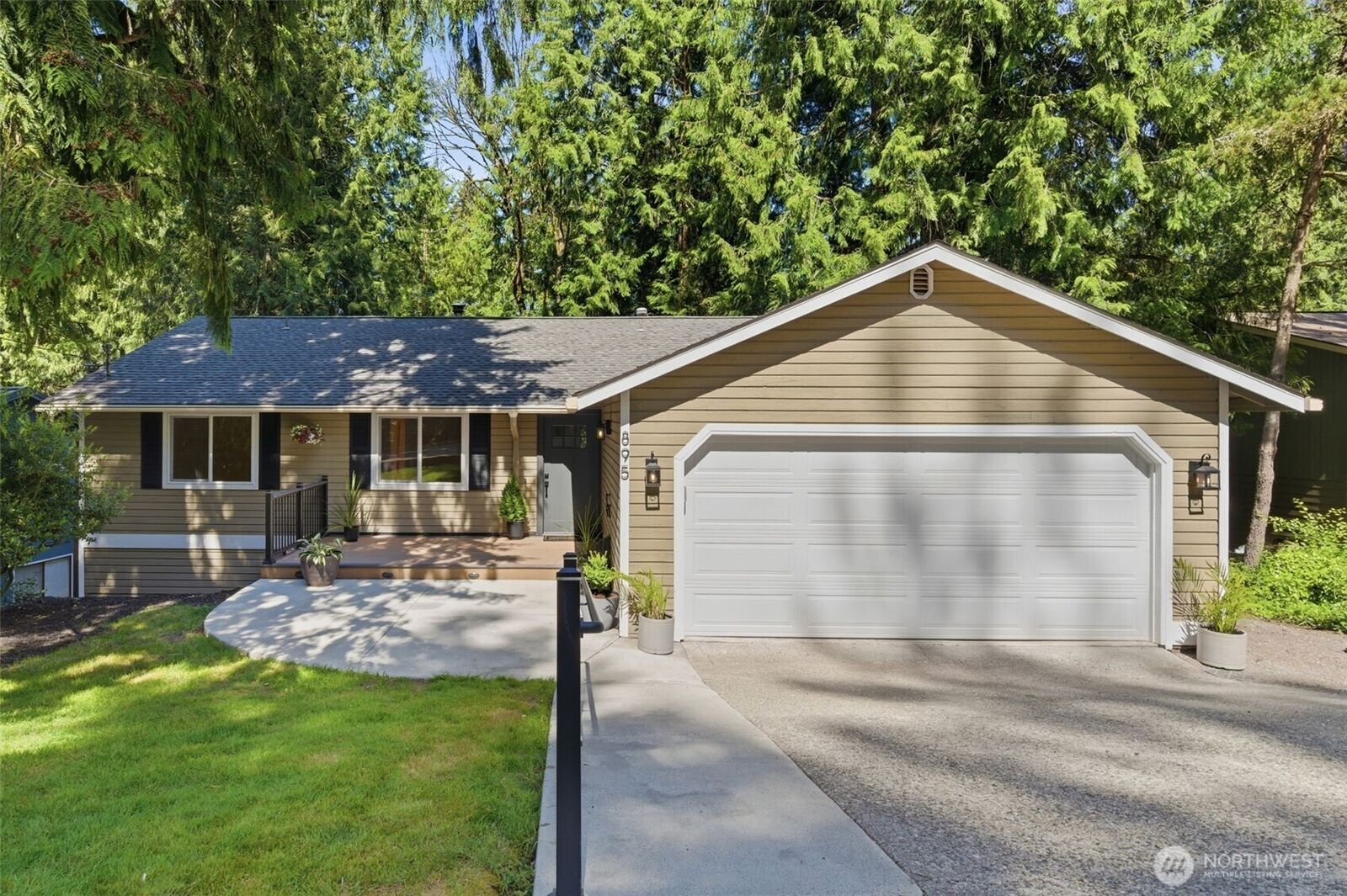 Property Photo:  895  Highwood Drive SW  WA 98027 