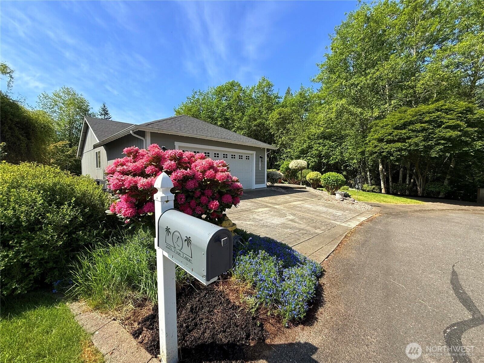 Property Photo: 225 Vine Lane WA 98541