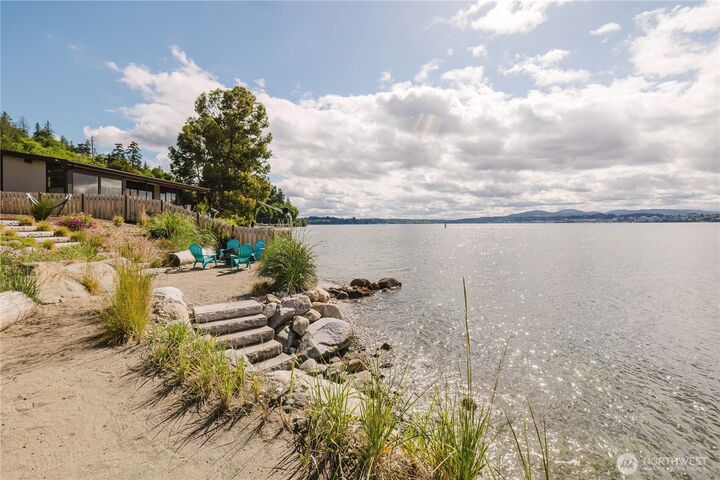 Property Photo:  3262  Beach Drive E  WA 98366 