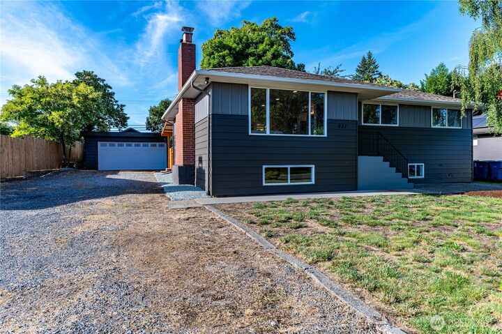 Property Photo: 931 Van Jan Street WA 98290