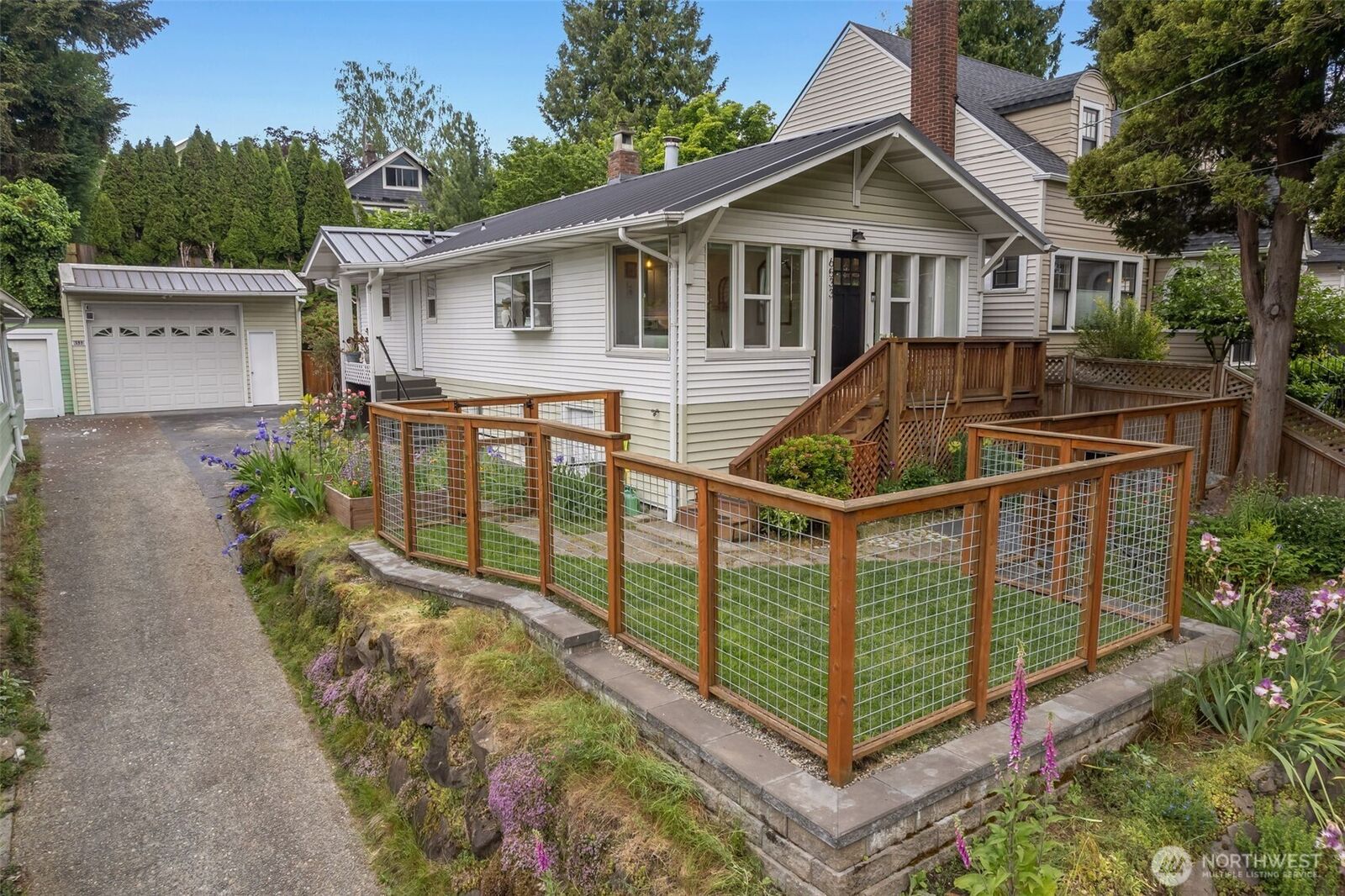 Property Photo: 6533 20th Avenue NE WA 98115