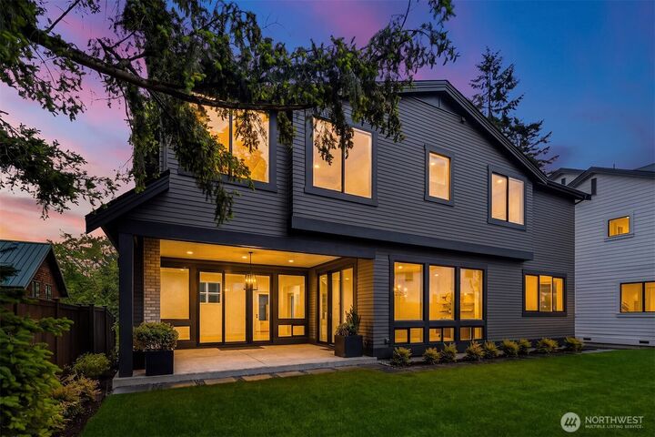 Property Photo:  7311  152nd Avenue NE  WA 98052 