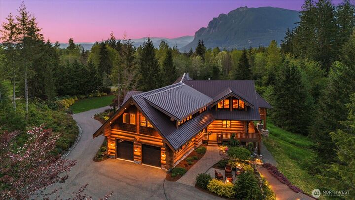 Property Photo:  16323  Reserve Drive SE  WA 98045 