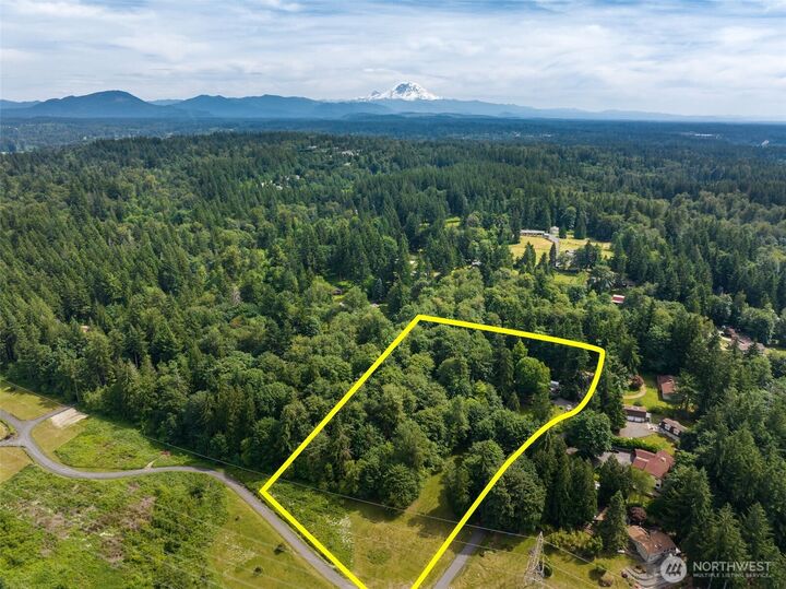 Property Photo: 23908 SE 168 Street WA 98027