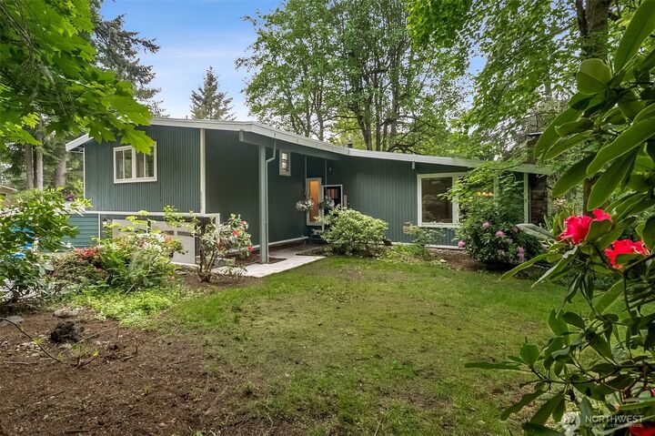 Property Photo:  23908 SE 168 Street  WA 98027 