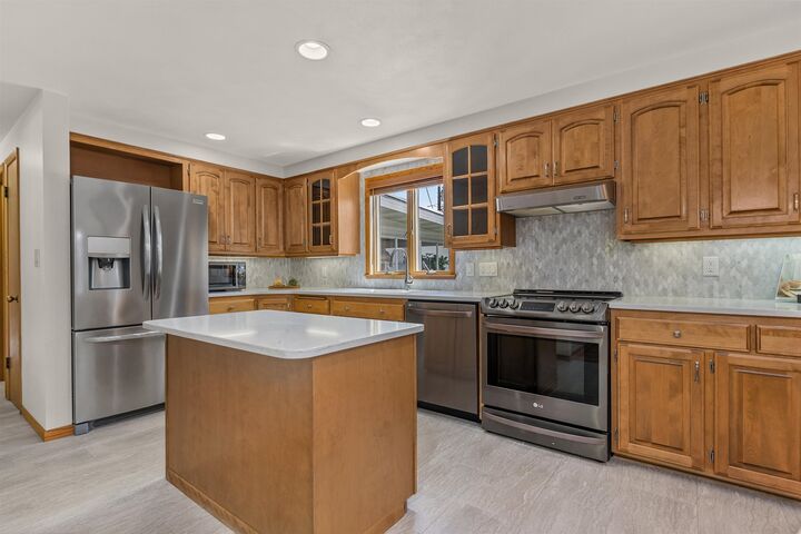Property Photo:  2714 N Elmwood Court  WI 54911-2225 