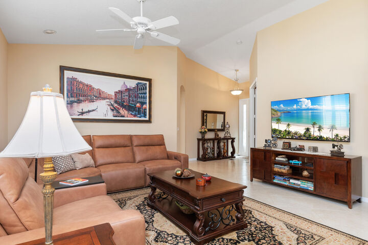 Property Photo:  6698 Vía Roma  FL 33446 
