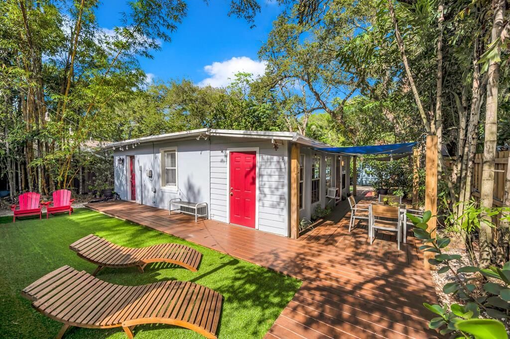 Property Photo: 312 SW 12th Avenue FL 33312