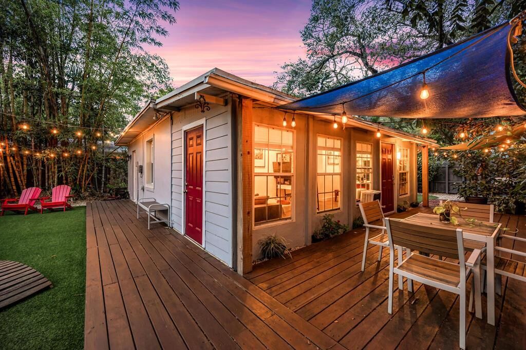 Property Photo:  312 SW 12th Avenue  FL 33312 