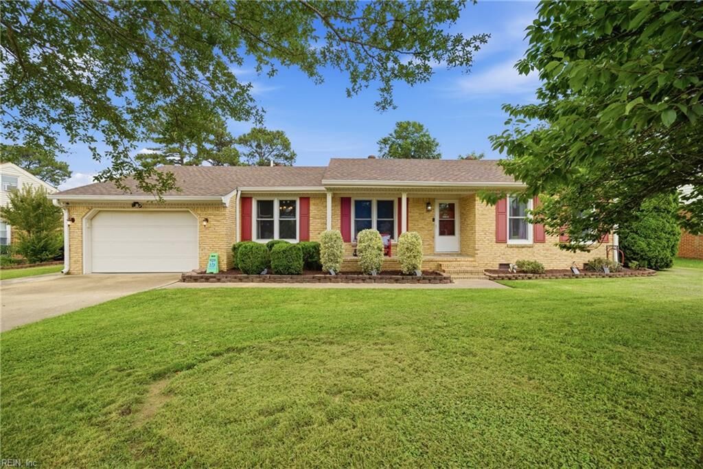 Property Photo:  4409 Schoolhouse Path  VA 23703 