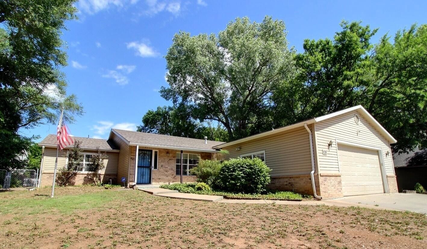 Property Photo:  1218 N Wild Turkey Dr  KS 67037 