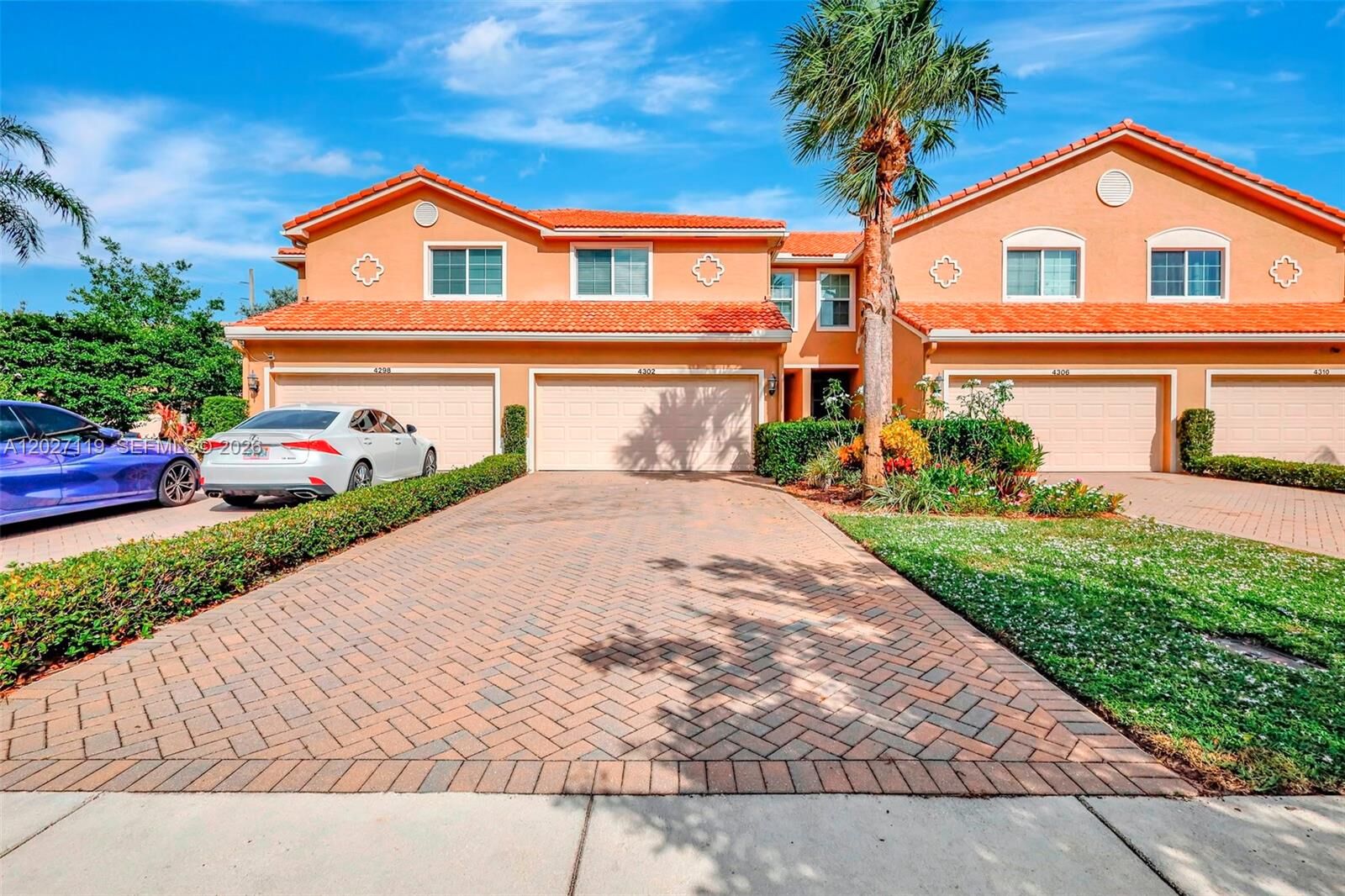 Property Photo:  4302 Colony View Dr 4302  FL 33463 