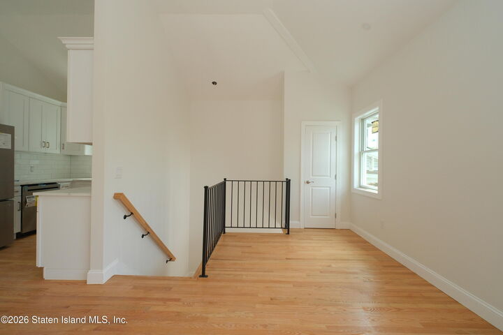Property Photo:  124 Castleton Avenue  NY 10301 