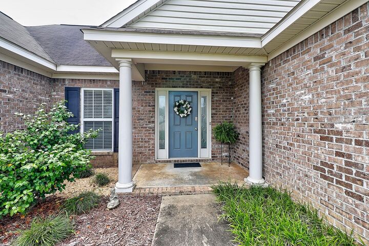 Property Photo:  117 Designer Circle  AL 36303 