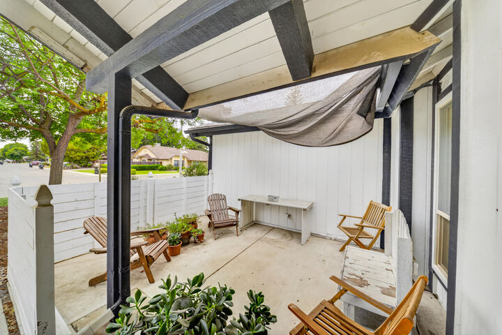 Property Photo:  900 N Vista Street  CA 93292 