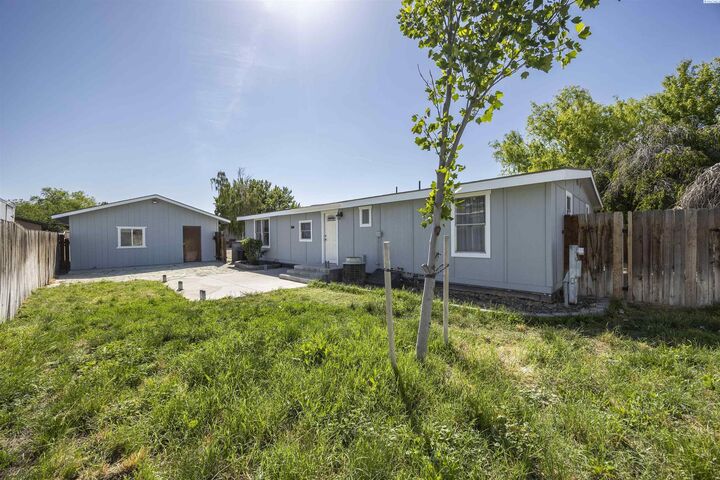 Property Photo:  9132 W Yellowstone Ave  WA 99336 