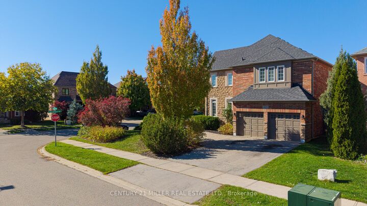 Property Photo: 2211 Glencairn Road ON L6M 4S1
