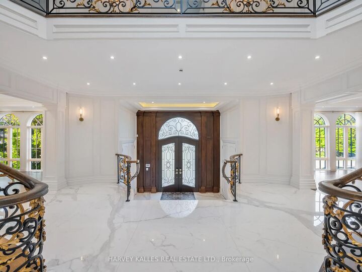 Property Photo: 73 Lord Seaton Road ON M2P 1K6