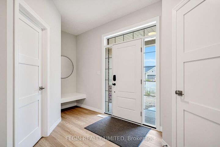 Property Photo: 8 Columbus Court ON N5P 0E5