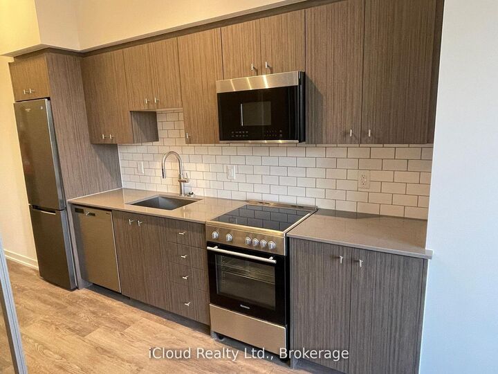 Property Photo: 5 Wellington Street 202 ON N2G 0E3
