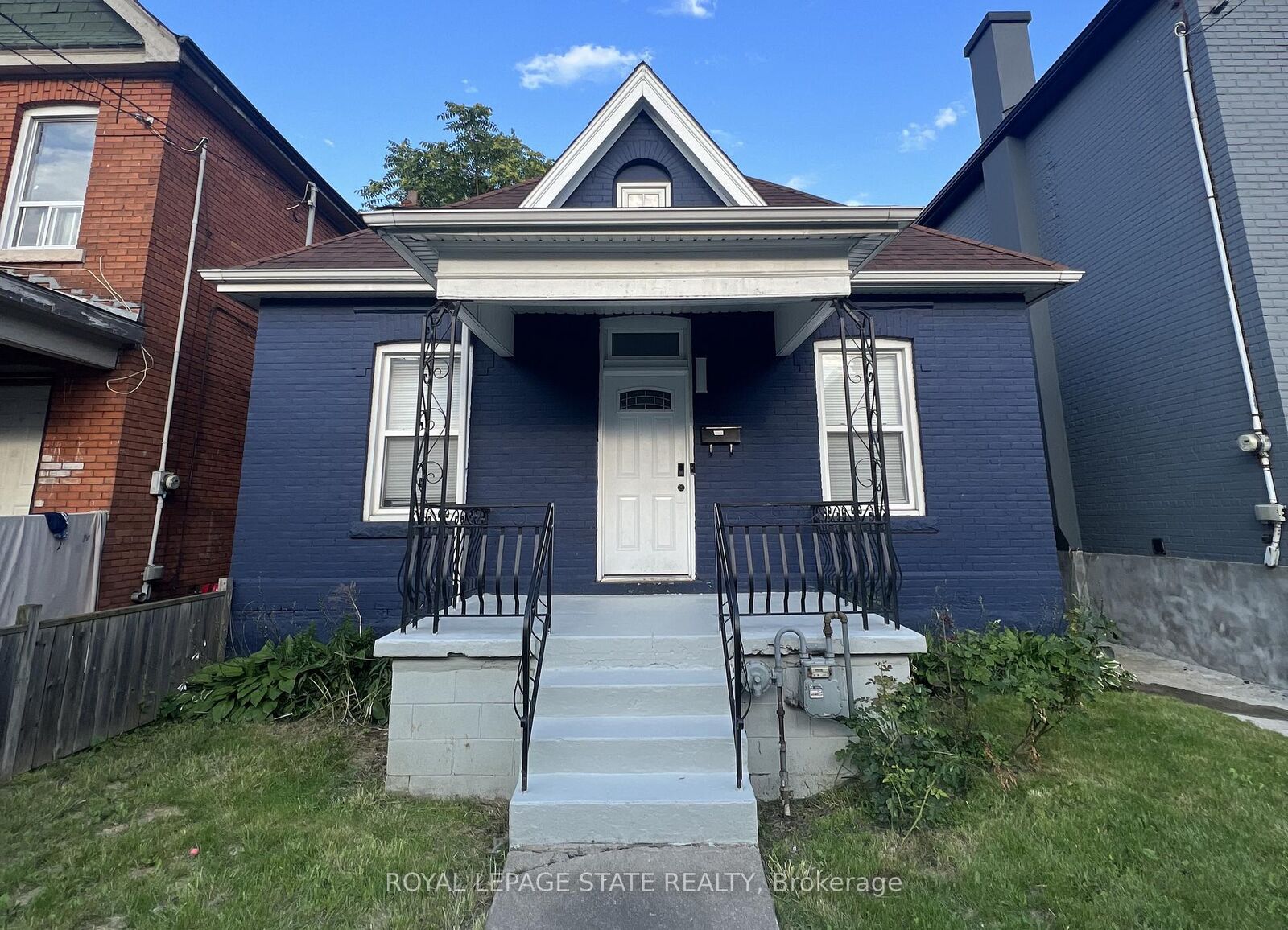 Property Photo: 44 Madison Avenue ON L8L 5Y1