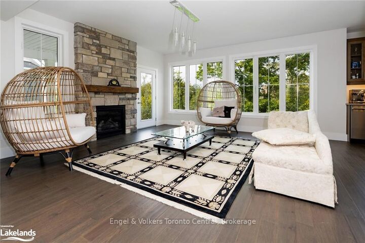 Property Photo:  364 Yellow Birch Crescent  ON L9Y 0Y5 