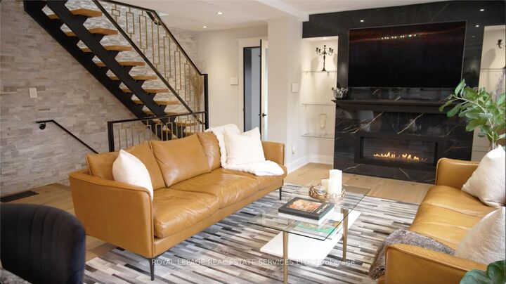 Property Photo: 781 Fletcher Valley Crescent ON L5J 2X4