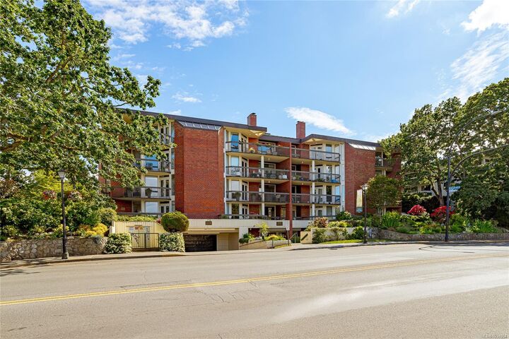 2119 Oak Bay Ave #204 — photo 1