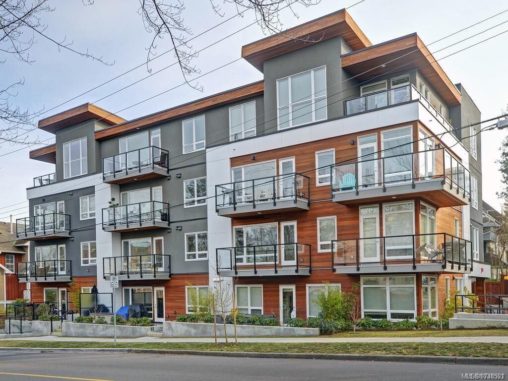 Property Photo:  300 Michigan St #403  BC V8V 1R5 