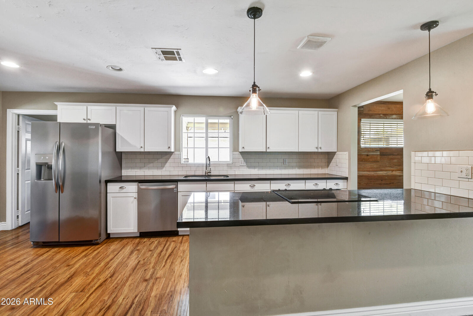 Property Photo:  4652 E Vernon Avenue  AZ 85008 