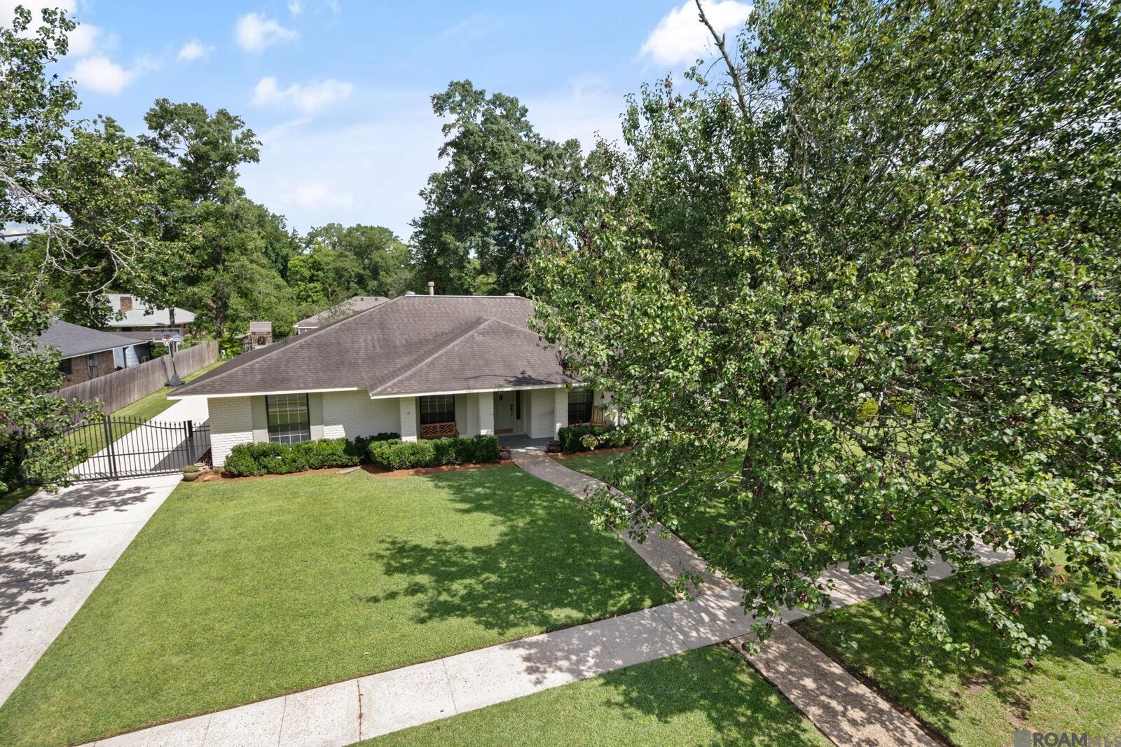 Property Photo:  726 Bromley Dr  LA 70808 
