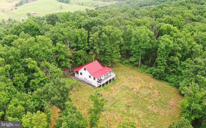 Property Photo: 513 Cardinal Drive WV 26755