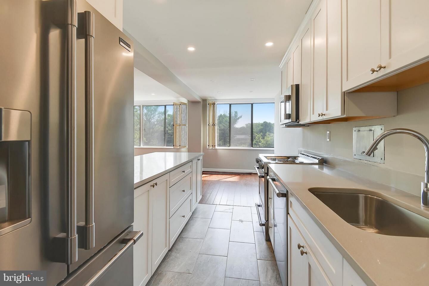 Property Photo:  6621 Wakefield Drive 302  VA 22307 