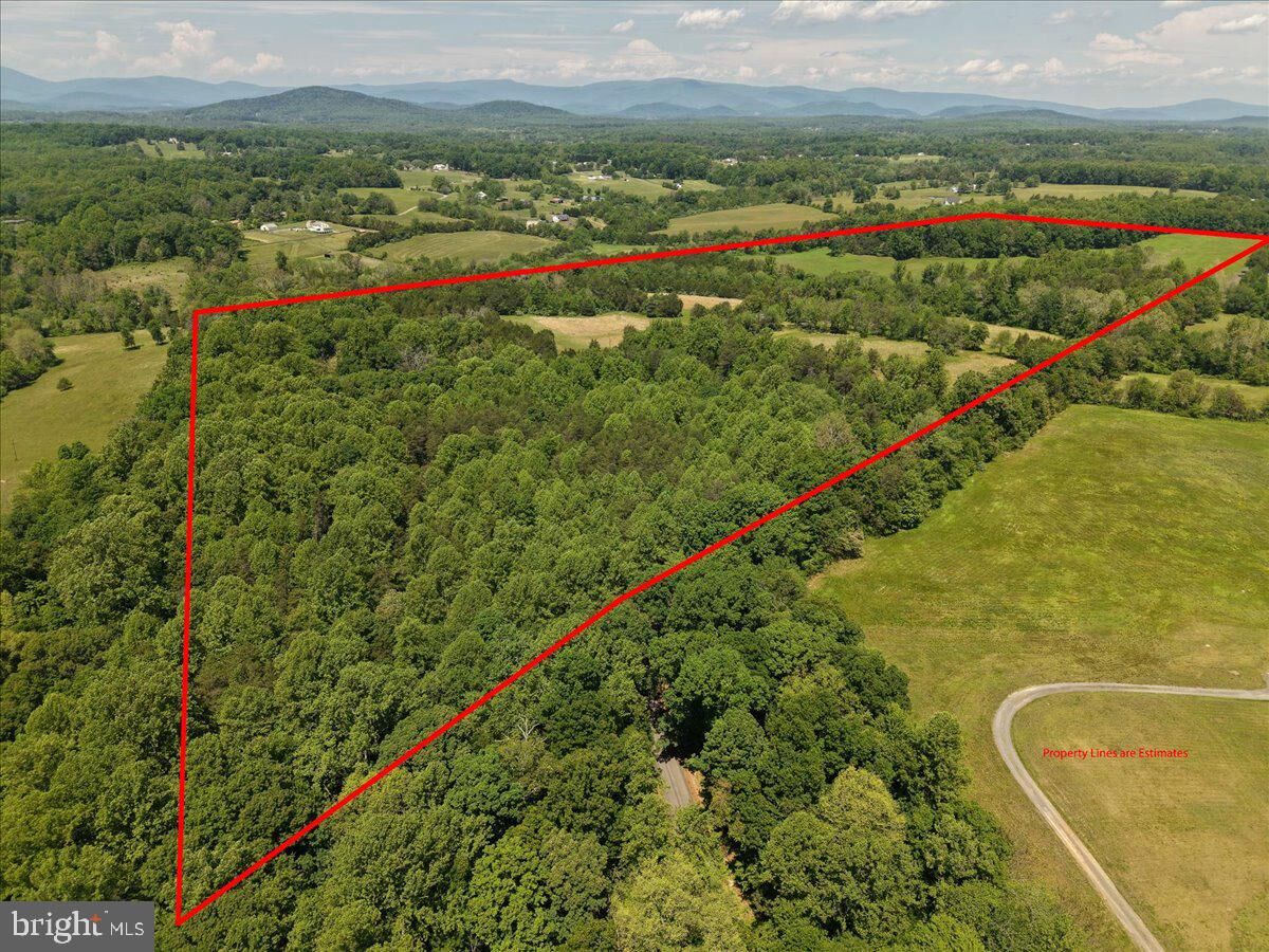 Property Photo:  4266 Indian Run Road  VA 20106 