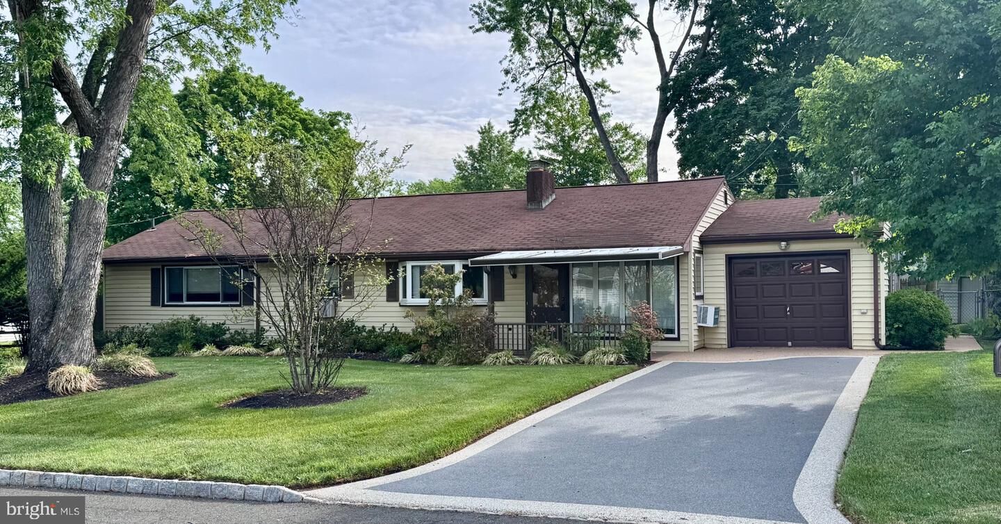 Property Photo:  14 Berwick Way  NJ 08854 