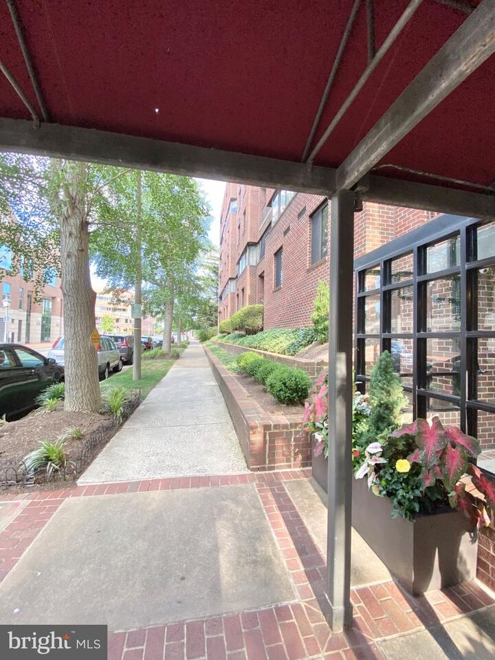 Property Photo:  1600 Prince Street 605  VA 22314 