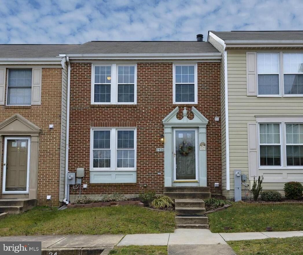 Property Photo: 7836 Edmunds Way MD 21075