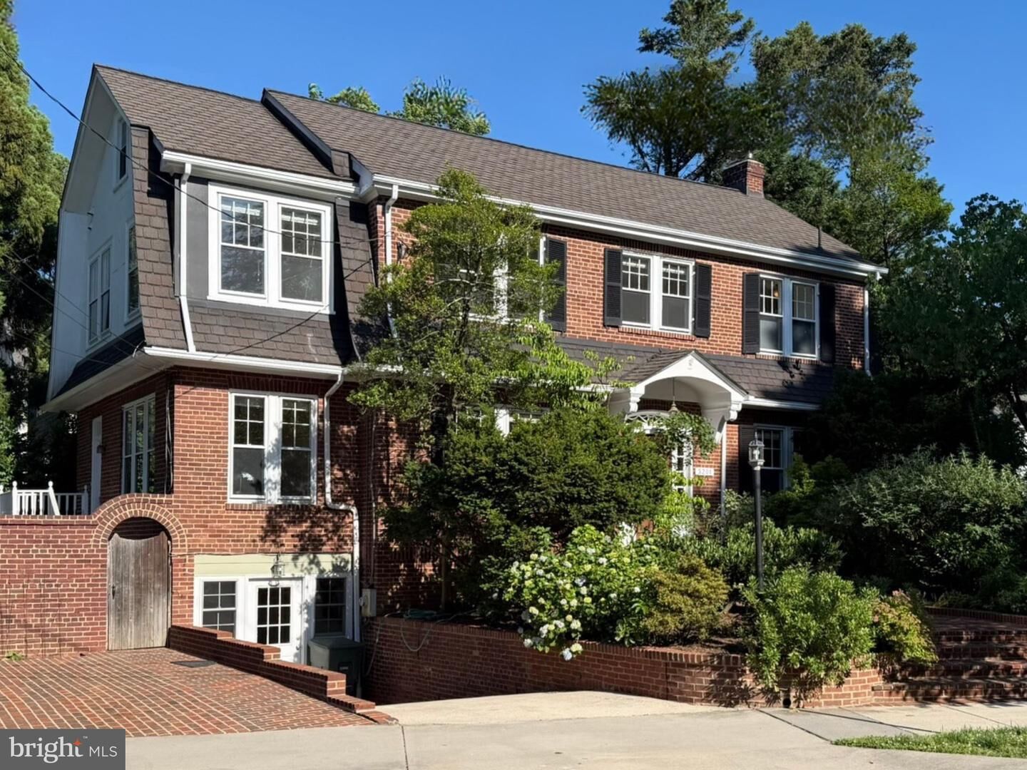 Property Photo:  3201 Idaho Avenue NW  DC 20016 