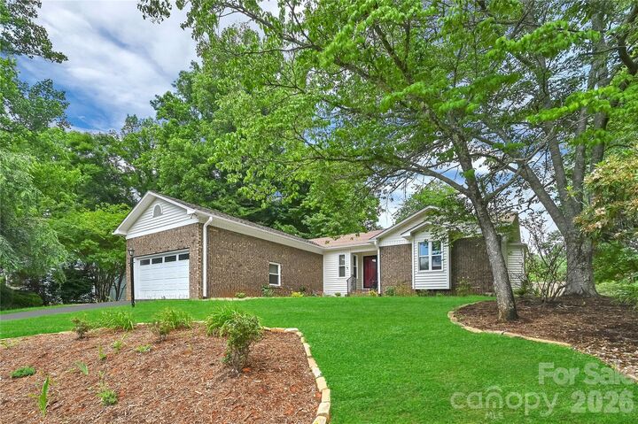 Property Photo: 31 St Andrews Drive NC 28729