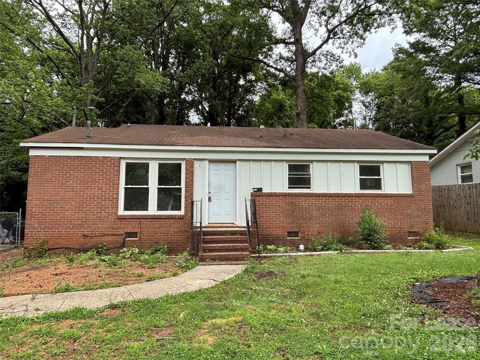 Property Photo: 2627 Dora Drive NC 28215