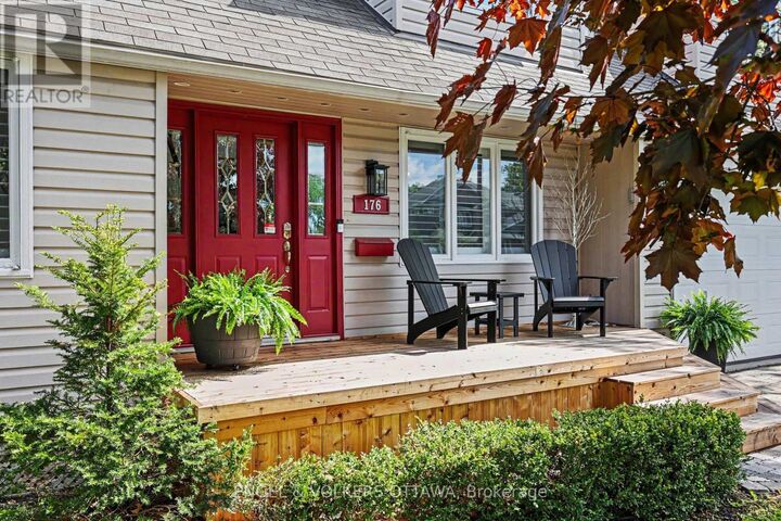 Property Photo:  176 Sanford Avenue  ON K2C 0E9 