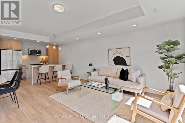 Property Photo: 86 Kenwood Avenue Unit 4 ON M6C 2S2