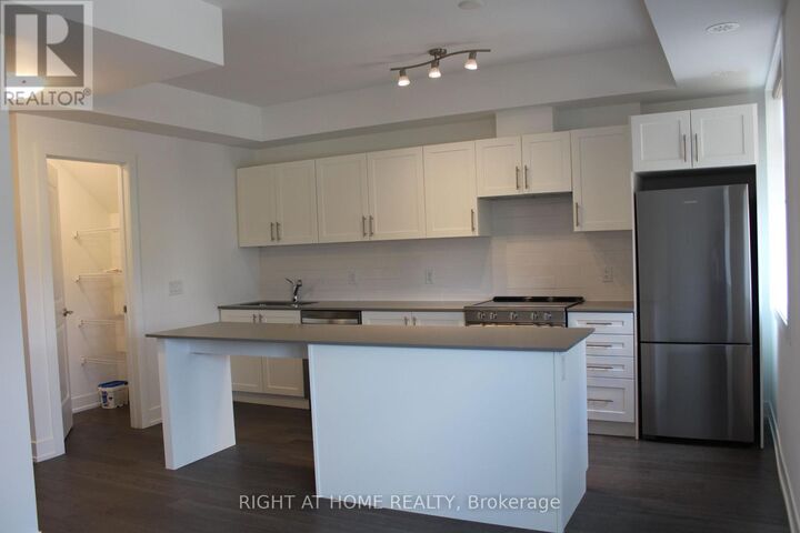 Property Photo: 1075 Douglas McCurdy Common 249 ON L5G 0C6