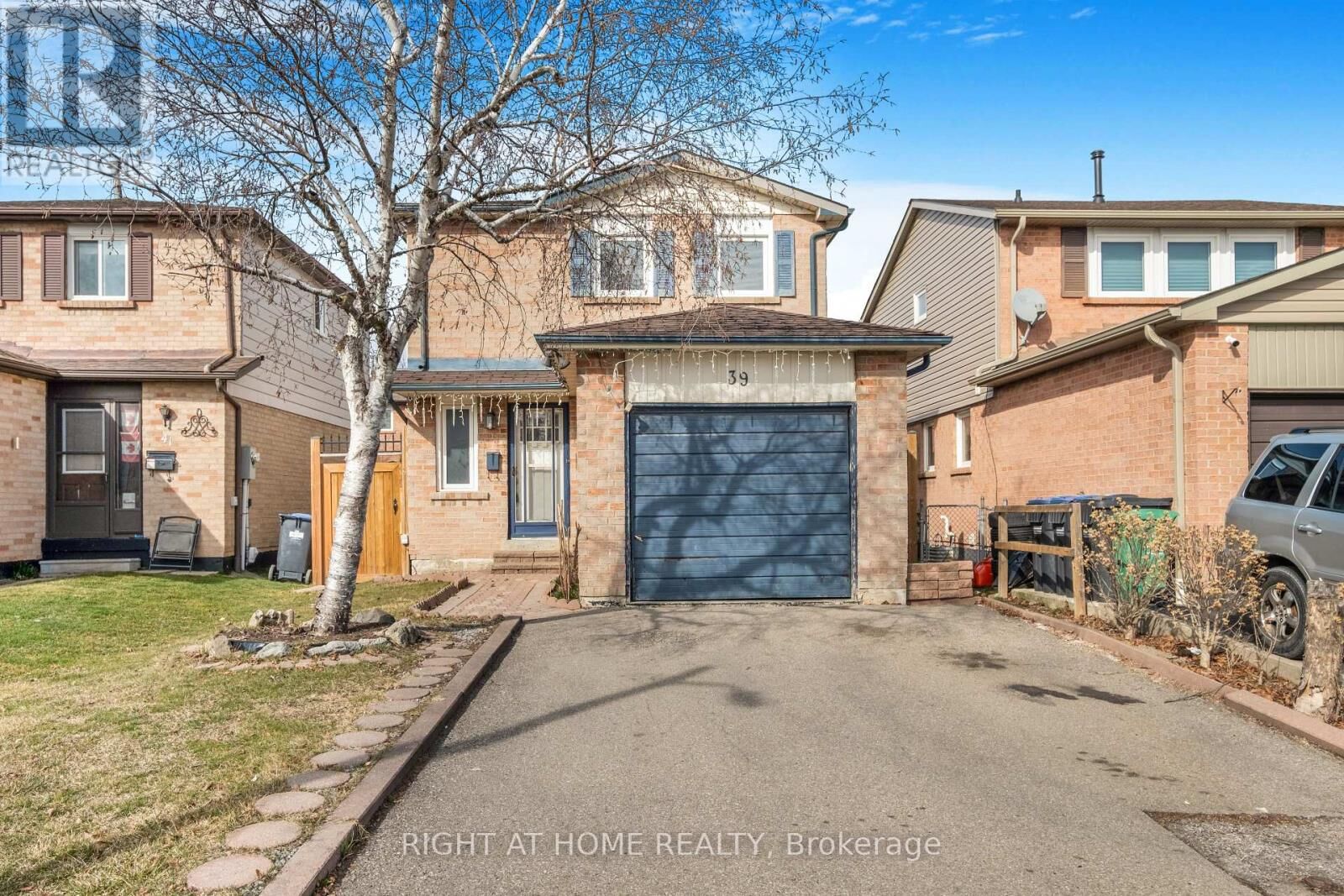 Property Photo: 39 Martindale Crescent ON L6X 2V7