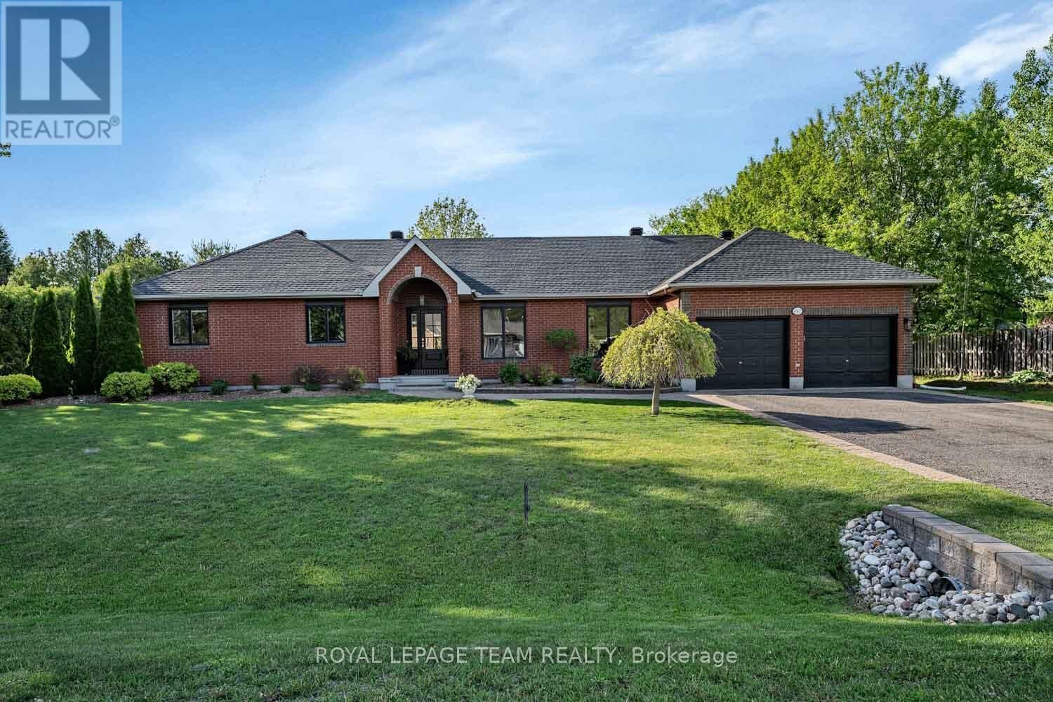 Property Photo:  6567 Courtland Grove Crescent  ON K4P 1G5 